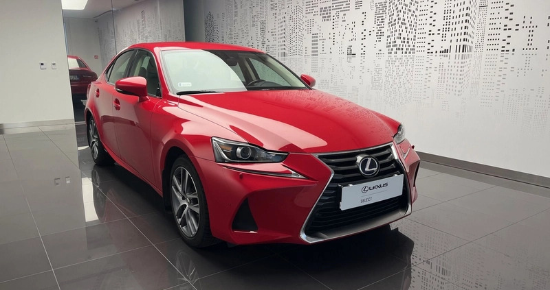 Lexus IS cena 109900 przebieg: 82170, rok produkcji 2016 z Zalewo małe 172